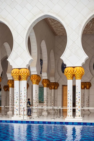 Abu Dhabi Uae Φεβρουάριος 2019 Sheikh Zayed Grand Mosque Interior — Φωτογραφία Αρχείου