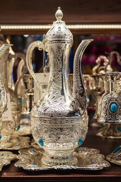 Дубай Оаэ Марта 2019 Традиционный Сувенир Арабского Чайника Зоне Беспошлинной — стоковое фото