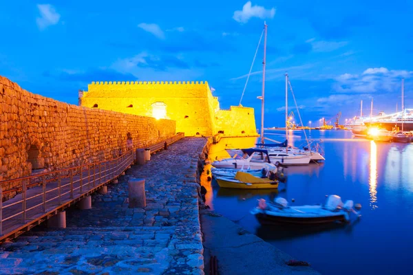 梅雷堡 Koules Castello Mare 是希腊克里特岛赫拉克隆古港入口处的一座要塞 — 图库照片