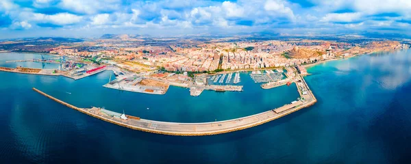 Şehir Limanını Tekneler Yatlarla Panoramik Manzarayla Donatın Alicante Spanya Nın — Stok fotoğraf
