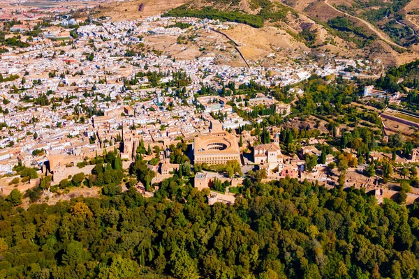 Vista Panorâmica Aérea Alhambra Alhambra Complexo Fortalezas Localizado Cidade Granada — Fotografia de Stock