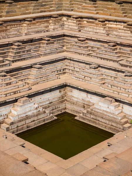 Kwadratowy Zbiornik Wodny Hampi Centrum Hinduskiego Imperium Vijayanagara Stanie Karnataka Zdjęcia Stockowe bez tantiem