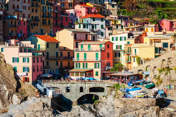 马那罗拉是意大利北部利古里亚省拉斯佩齐亚省Cinque Terre国家公园的一个小镇 免版税图库照片