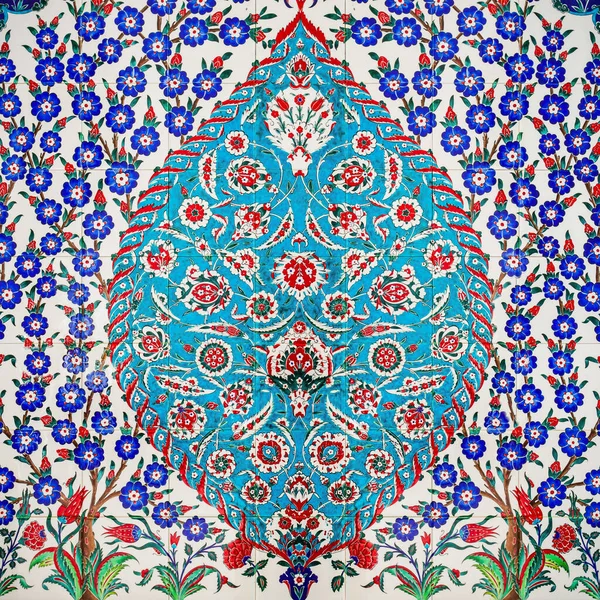 アブダビに位置するUae最大のモスク シェイク ザイド グランド モスクの壁に花模様のデザイン — ストック写真