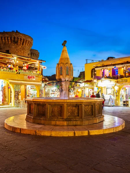 Rodi Grecia Maggio 2018 Fontana Ippocrate Nella Piazza Principale Della Fotografia Stock