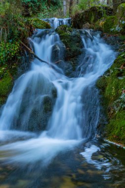 nehir şelale ülkenin kuzeyinde geres, Portekiz Milli Parkı içinde