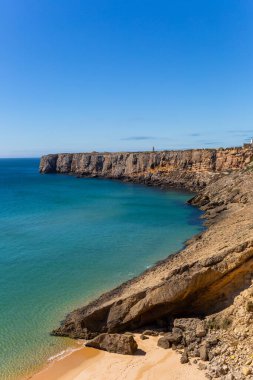 Sagres kıyısındaki kayalıklar. Algarve, Portekiz