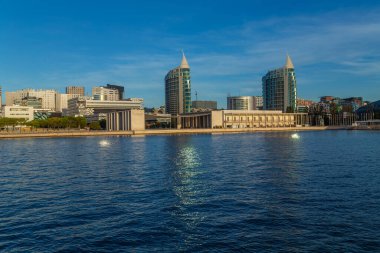 Lizbon, Portekiz: Portekiz Pavyonu, Sao Gabriel ve Olivais Rıhtımı 'ndaki Rafael Kuleleri. Lizbon 'daki Milletler Parkı