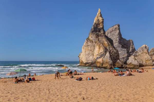 Sintra Portugal Praia Ursa Ursa Strand Mit Menschen Sintra Bei — Stockfoto