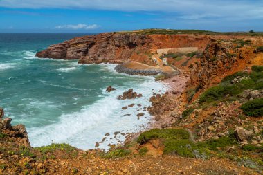 Portekiz, Sagres yakınlarındaki Algarve Batı Sahili 'ndeki uçurumlar