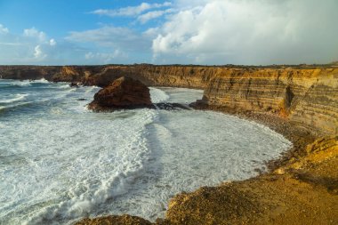 Portekiz, Sagres yakınlarındaki Algarve Batı Sahili 'ndeki uçurumlar