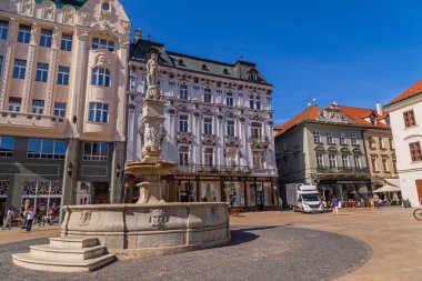 Bratislava, Slovakya: Maximilian Çeşmesi. Bratislava Ana Meydanı (Hlavn nmestie), Slovakya