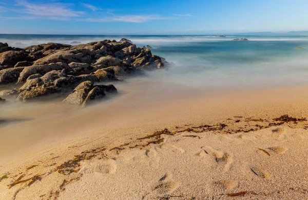 ポルトガル北部ポヴォア ヴァジムの海での長時間の露出 — ストック写真