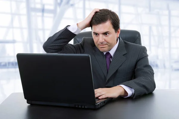 Homem Negócios Trabalhando Com Laptop Escritório — Fotografia de Stock