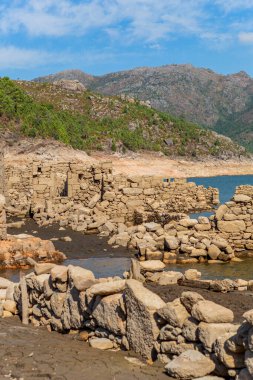 Old ruins of Vilarinho das Furnas, was a village, located in Campo de Geres, Terras de Bouro, on margins of River Homem, in 1972, it was intentionally submerged.