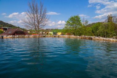 Adam Spa Vysne Ruzbachy yakınlarında göl yaptı. Slovakya.