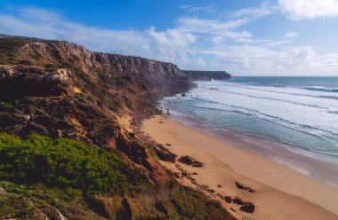 Portekiz, Algarve batı kıyısında güzel boş bir sahil.