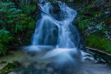 nehir şelale ülkenin kuzeyinde geres, Portekiz Milli Parkı içinde