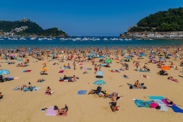 San Sebastian, Bask Ülkesi, İspanya: İspanya 'nın Bask bölgesinde San Sebastian şehrindeki La Concha plajının manzarası