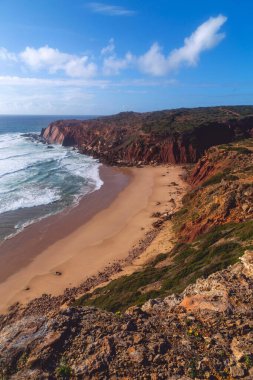 Portekiz, Algarve batı kıyısında güzel boş bir sahil.