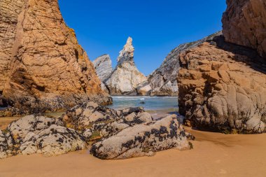 Praia da Ursa (Ursa Plajı), Sintra 'da, Lizbon yakınlarında, Portekiz.
