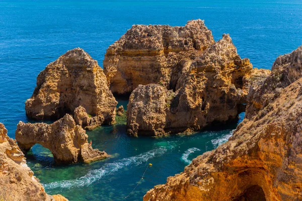 ポルトガル ラゴス ポンタ ピエデデの崖と大西洋 — ストック写真