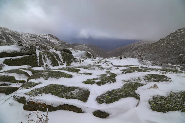Paisaje Invernal Con Nieve Las Montañas Del Parque Natural Serra — Foto de Stock