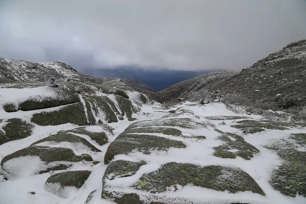 Зимовий Пейзаж Снігом Горах Серра Жерс Португалія — стокове фото