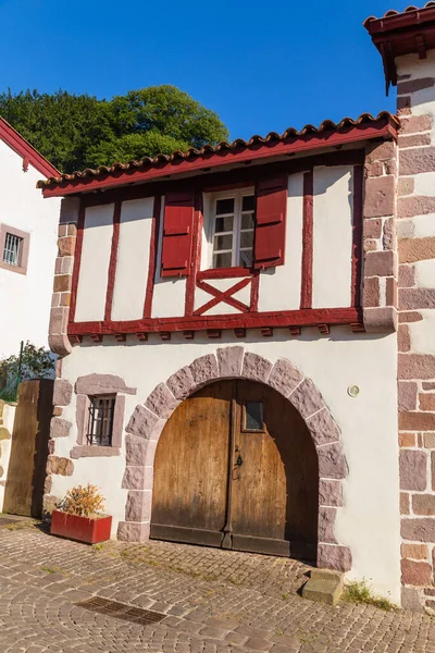 Saint Jean Pied Port Vista Frontal Del Edificio Tradicional Vasco —  Fotos de Stock