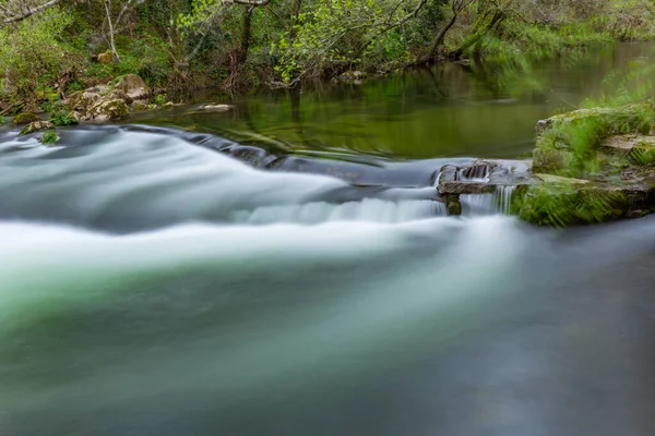 ホーム川のポルトガル国立公園での長時間の露出 ポルトガルのアマレス — ストック写真