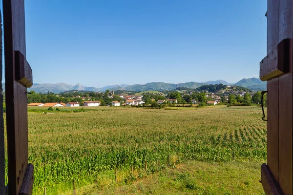 西班牙巴斯克地区的农村和山区景观 — 图库照片