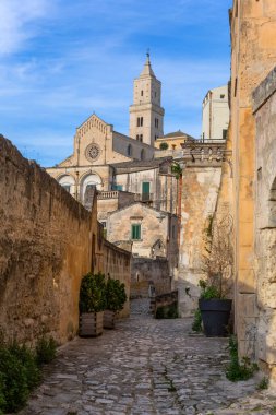 Eski Matera kasabası (Sassi di Matera), Basilicata, güney İtalya. Tarih öncesi mağara evleri