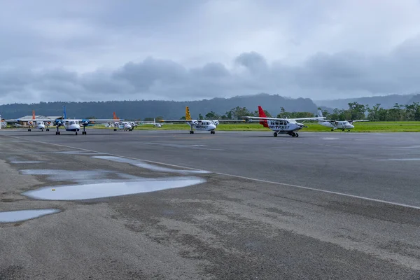ニューカレドニアのOvea New Caleada ニューカレドニアのロイヤルティ諸島 Ovea島の空港飛行機 — ストック写真