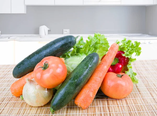 Frisches Gemüse Auf Holztisch Küchentisch — Stockfoto