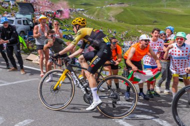 Col du Tourmalet, Fransa: Jonas Vingegaard Pyerenees dağlarındaki Col du Tourmalet yoluna çıktı..