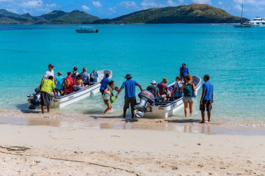 Nacula, Fiji: Nacula Adası, Yasawa Adaları, Fiji, Güney Pasifik Adaları, Pasifik 'teki tropikal kumlu plajlarda yaşayan turistler