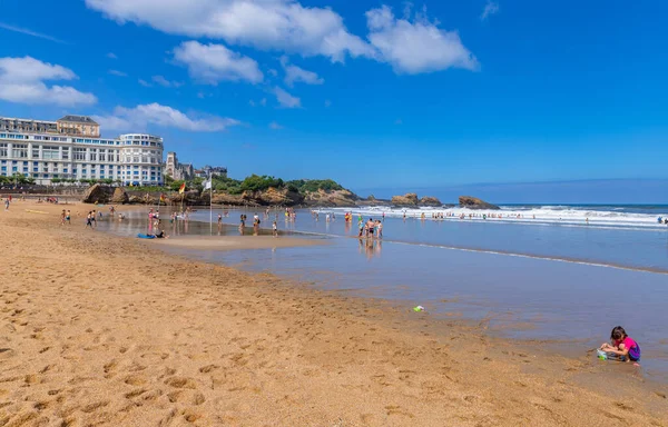 Biarritz Francie Lidé Pláži Grande Plage Velká Pláž Francouzském Letovisku — Stock fotografie