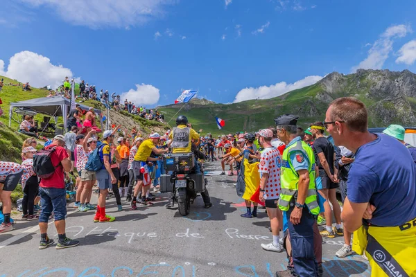 Col Tourmalet Francia Gli Appassionati Ciclismo Aspettano Buch Cima Col — Foto Stock