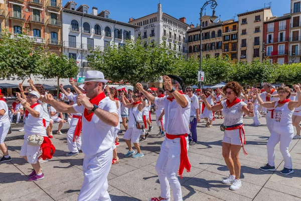 Pamplona Spain People Celebrate San Fermin Festival Traditional White Abd — Zdjęcie stockowe