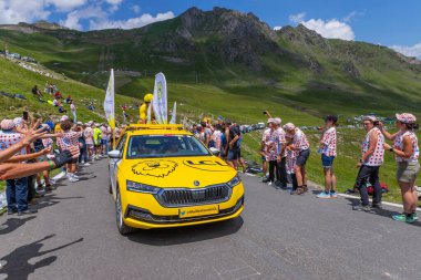 Col du Tourmalet, Fransa: Fransa 2023 Fransa Bisiklet Turu 'nun 6. Aşaması sırasında Pyerenees dağlarındaki Col du Tourmalet' in tepesindeki karavan vagonu