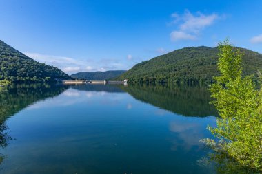 Eugi Reservoir 'un İspanya' nın Navarra kentindeki manzarası