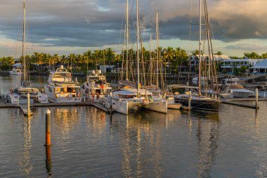 Viti Levu, Fiji: Gemiler Denarau limanında demirledi. Viti Levu. Fiji.