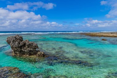 Vanuatu 'daki Efate Adası' nda sahil, Port Vila yakınlarında. Doğu kıyısında ünlü bir plaj.