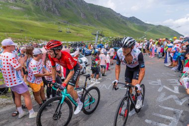 Col du Tourmalet, Fransa: Fransa 2023 Fransa Bisiklet Turu 'nun 6. Aşaması sırasında Pyerenees dağlarındaki Col du Tourmalet yoluna çıkanlar.