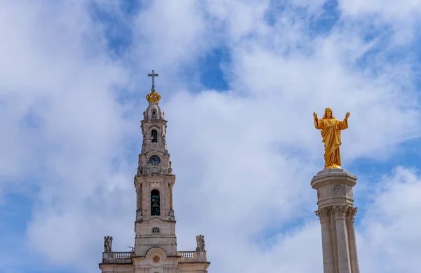 Дзвіниця Базиліки Діви Марії Розарії Фатіми Португалія — стокове фото