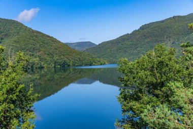 Eugi Reservoir 'un İspanya' nın Navarra kentindeki manzarası