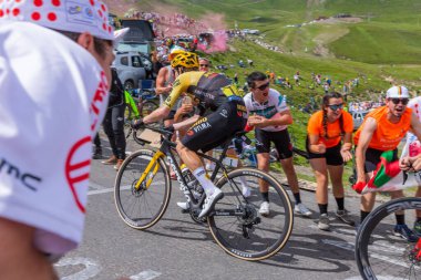 Col du Tourmalet, Fransa: Jonas Vingegaard Pyerenees dağlarındaki Col du Tourmalet yoluna çıktı..