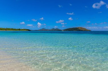 Yasawa Adaları, Fiji 'deki Nacula Adası' ndaki Mavi Göl Sahili
