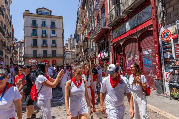 Pamplona Spain People Celebrate San Fermin Festival Traditional White Abd — стоковое фото