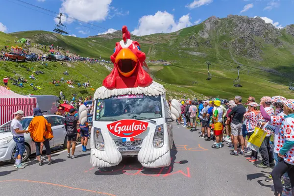 Col du Tourmalet, Fransa: Fransa 2023 Fransa Bisiklet Turu 'nun 6. Aşaması sırasında Pyerenees dağlarındaki Col du Tourmalet' in tepesindeki karavan vagonu